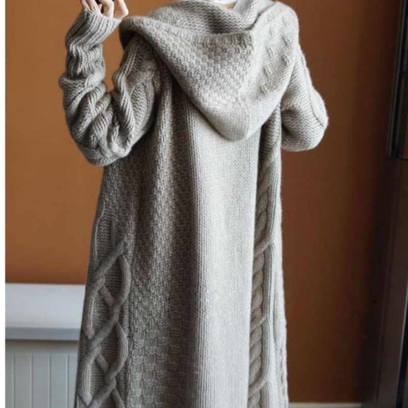 Luxury Sweater - Picture 7 of 7